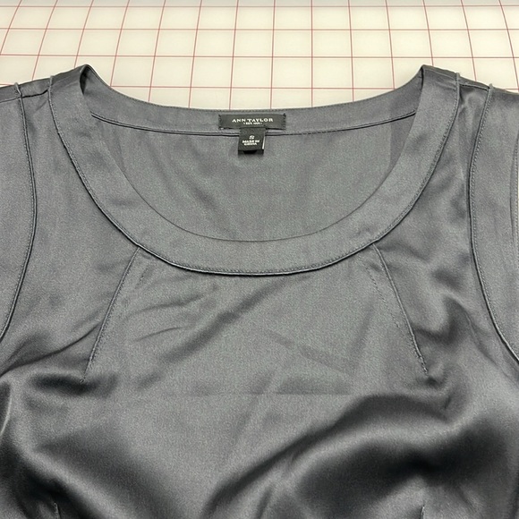 ANN TAYLOR Silk Blend Scoop Neck Seam Detail Gunmetal Grey Tank Blouse Top SZ - Picture 6 of 14